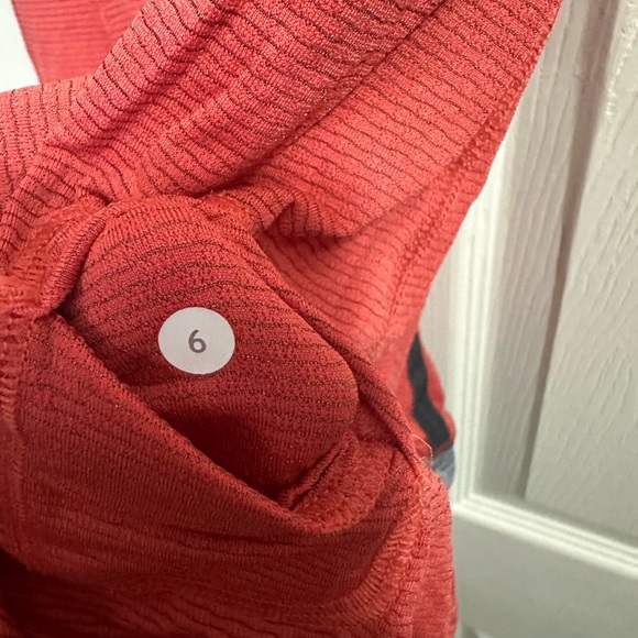 Lululemon Tank Top - Size 6 - Picture 3 of 5